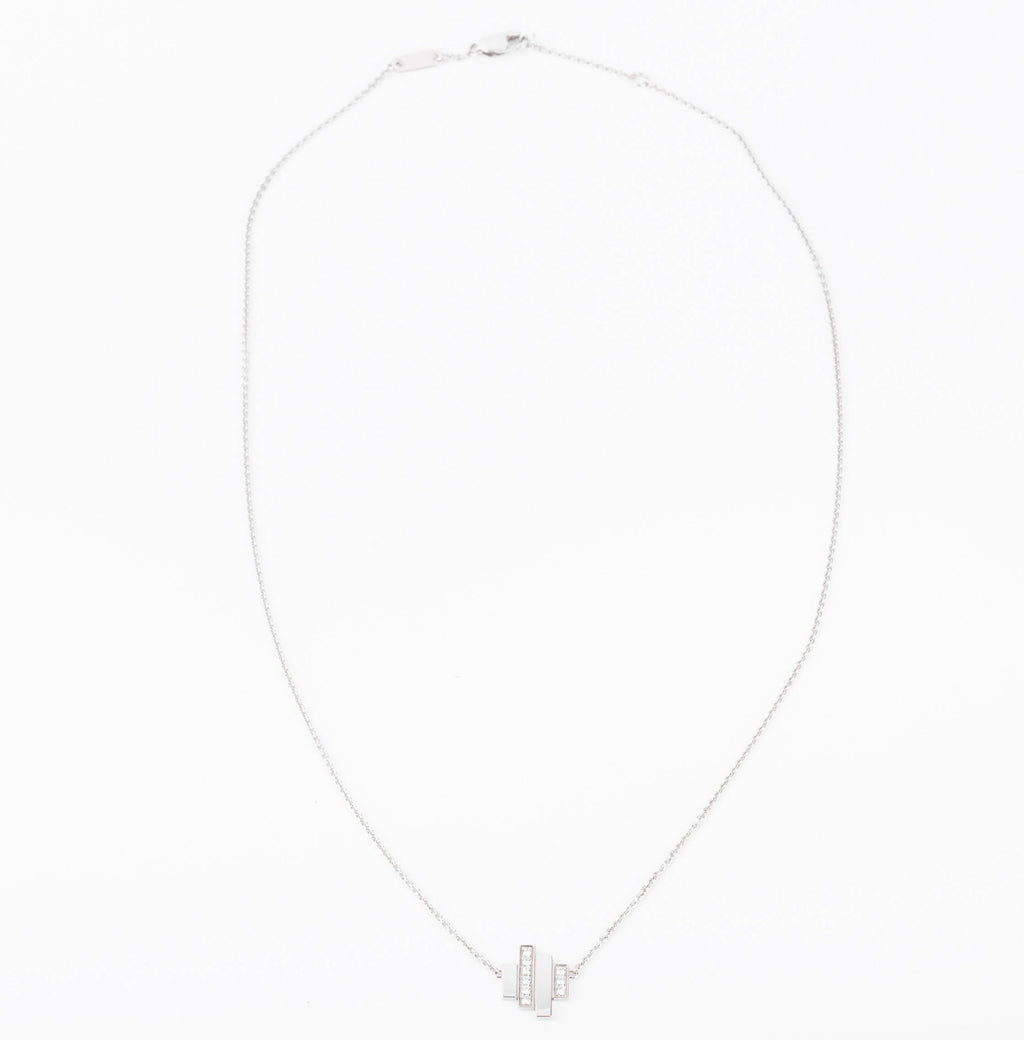 Collier or gris et diamants de la maison Dinh Van