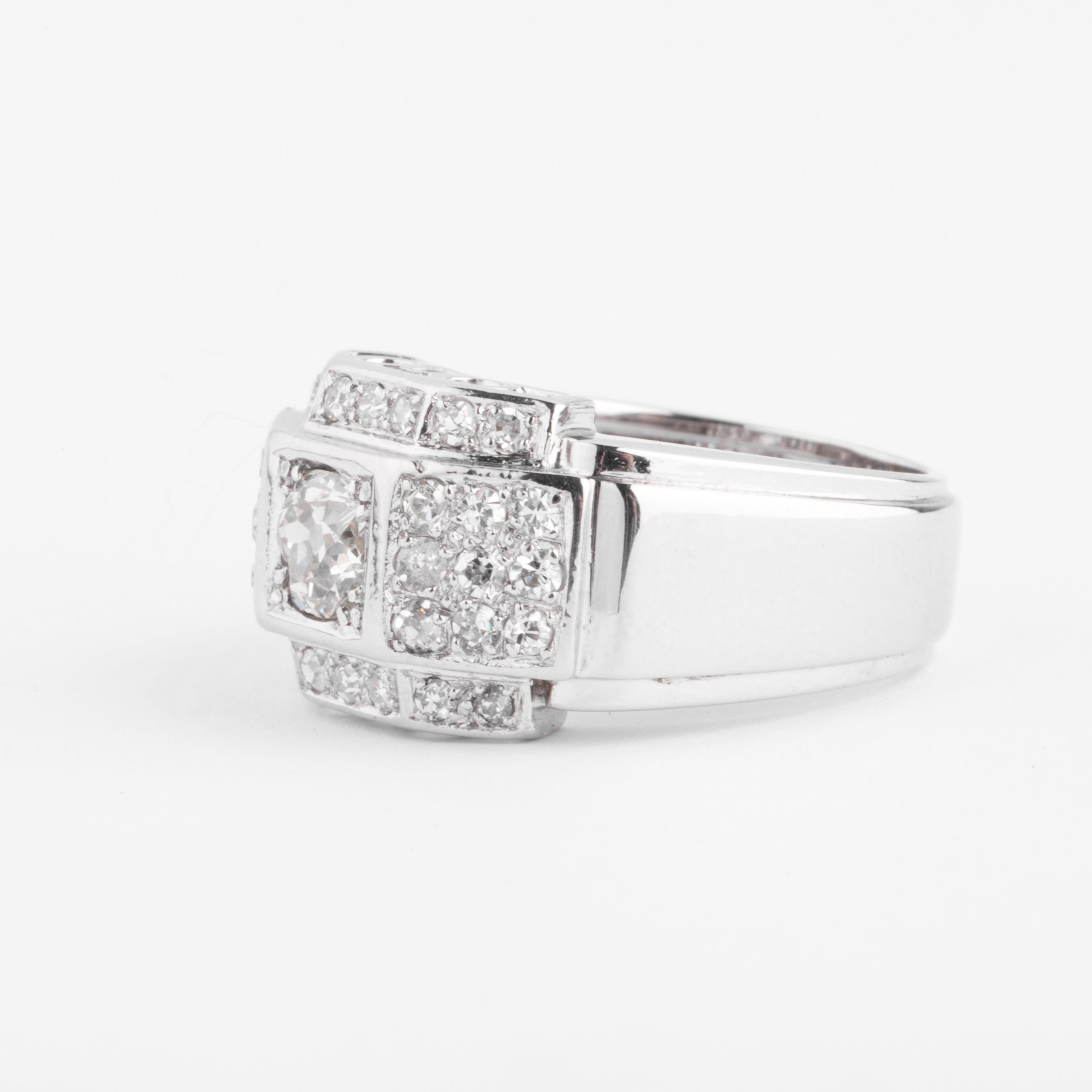 Bague en platine et diamants à gradins