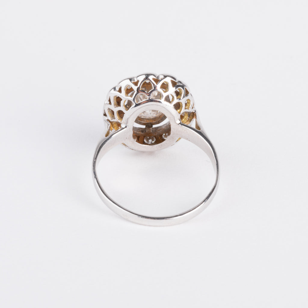 Bague marguerite en or gris et diamant