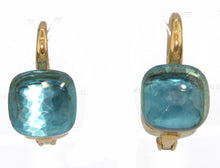 Charger l'image dans la galerie, Paire de boucles d'oreilles de la maison Pomellato modéle Nudo en Topaze Bleue - adalgyseboutique
