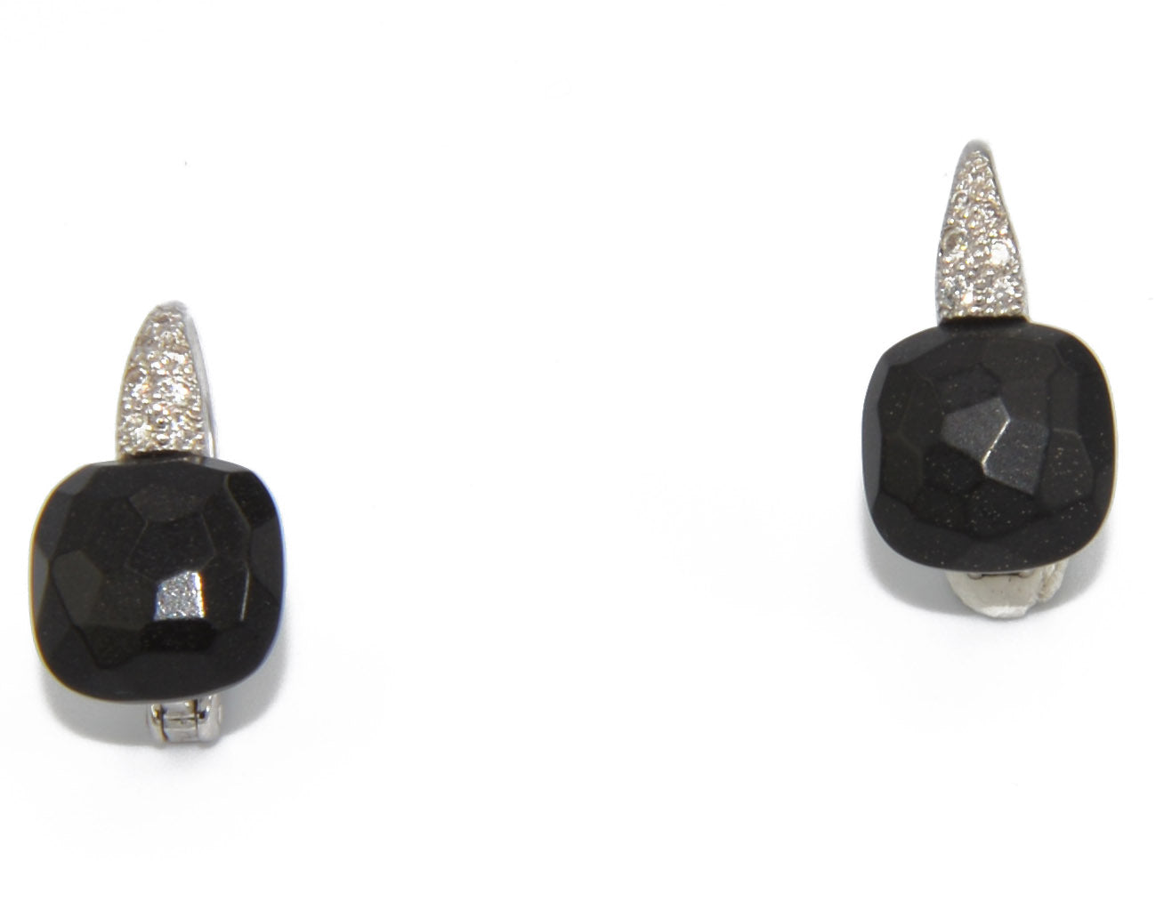 Boucles d'oreilles de la maison Pomellato en onyx et diamant modèle Capri