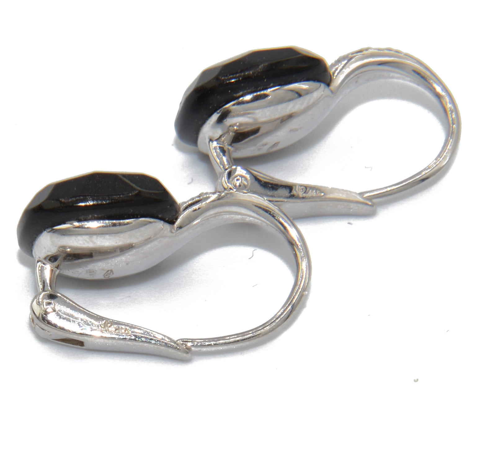 Boucles d'oreilles de la maison Pomellato en onyx et diamant modèle Capri