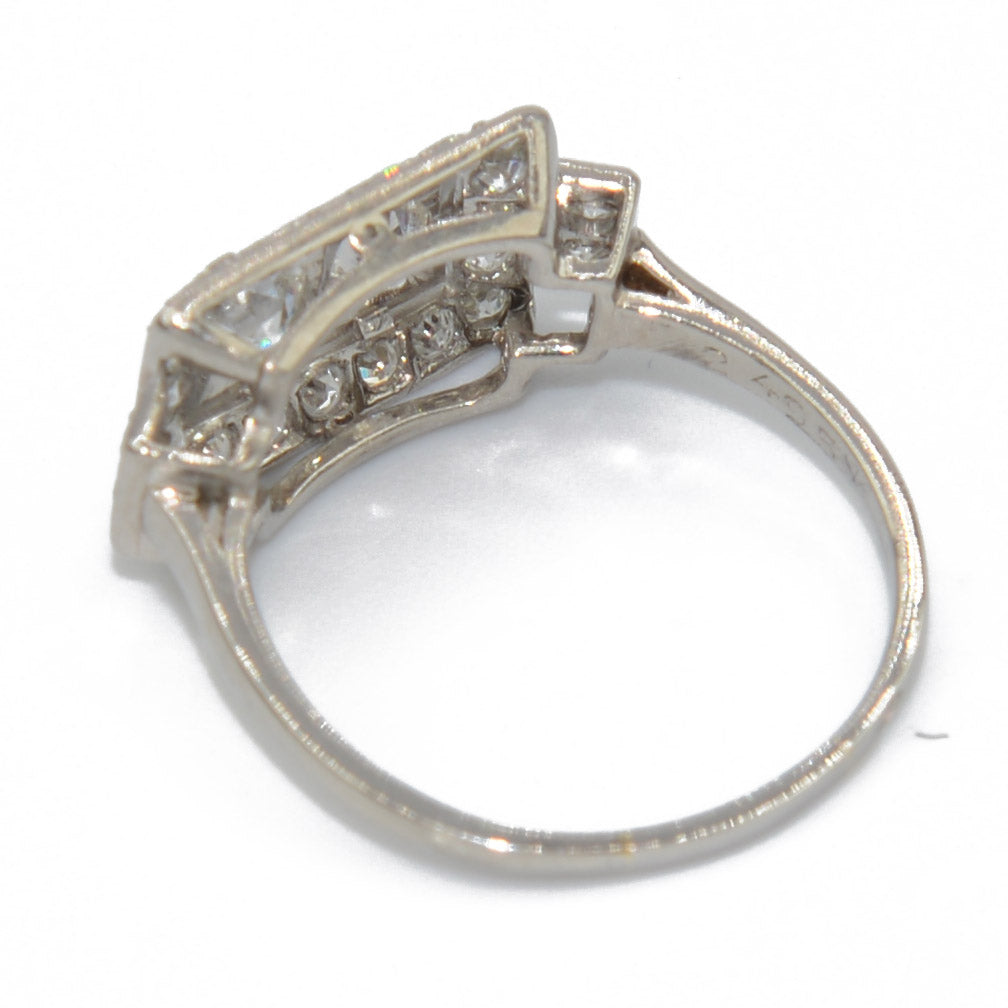 Bague en platine et diamant forme rectangulaire