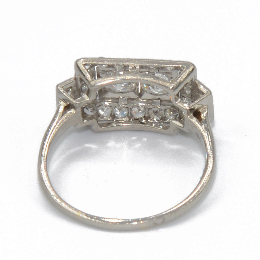 Bague en platine et diamant forme rectangulaire