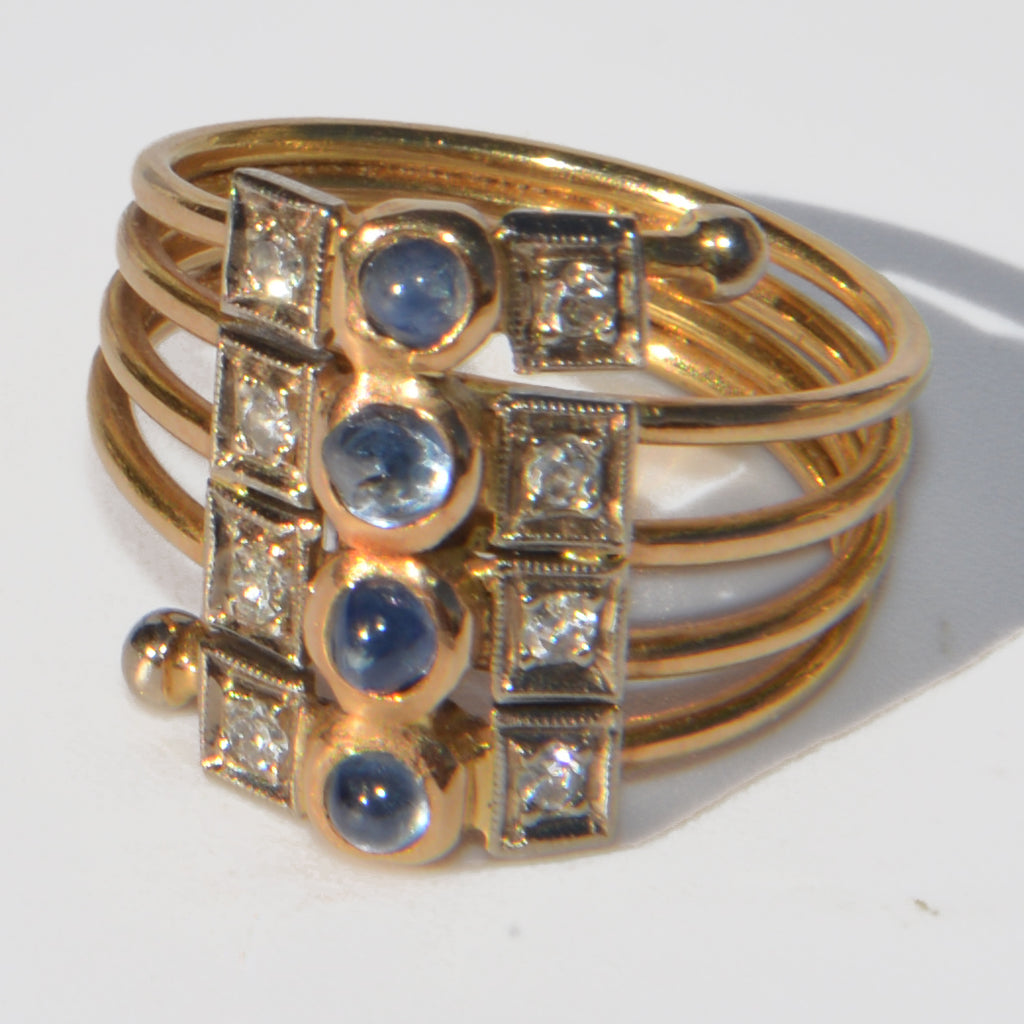 Bague or jaune 1910 en saphirs cabochons et diamants