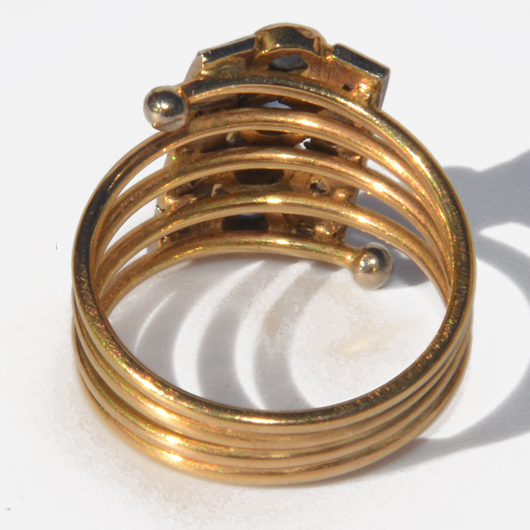 Bague or jaune 1910 en saphirs cabochons et diamants