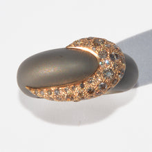 Charger l'image dans la galerie, Bague de la maison Pomellato en titane et diamant
