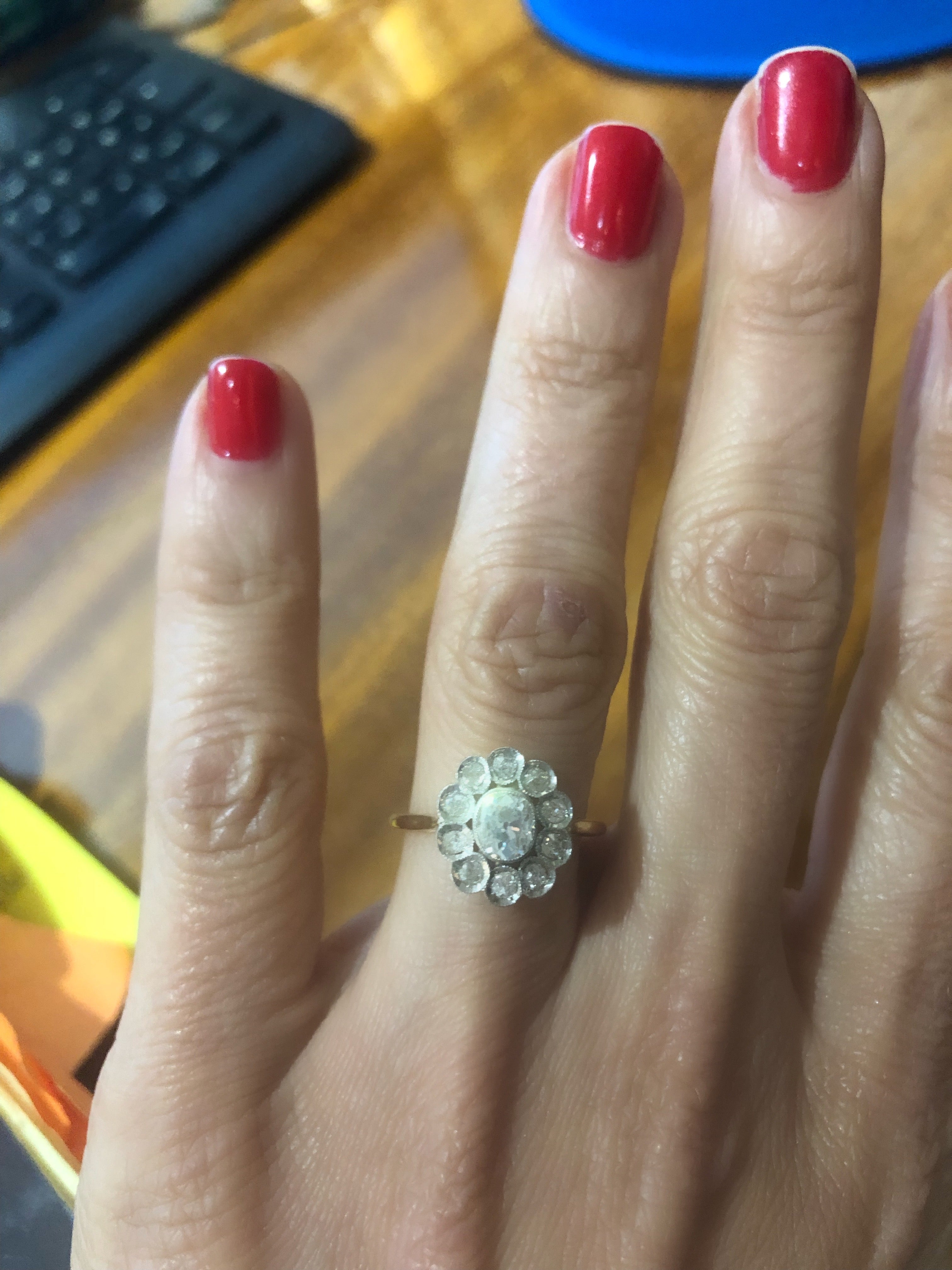 Bague marguerite ancienne en or et diamant
