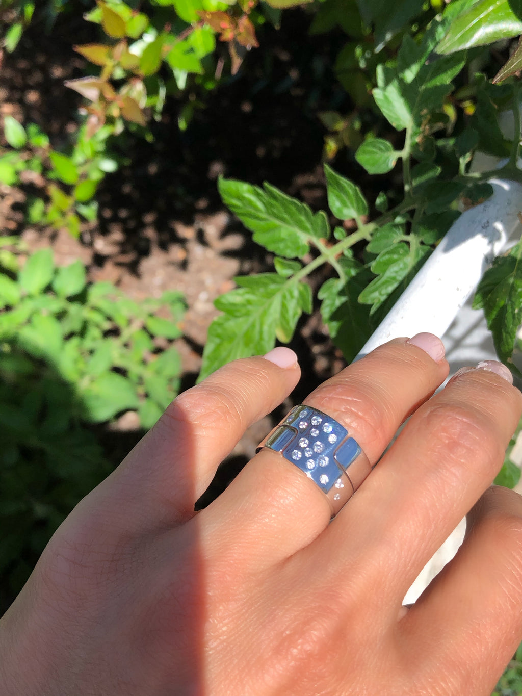 Bague Dinh Van modèle Seventies en or gris et diamant grand modèle