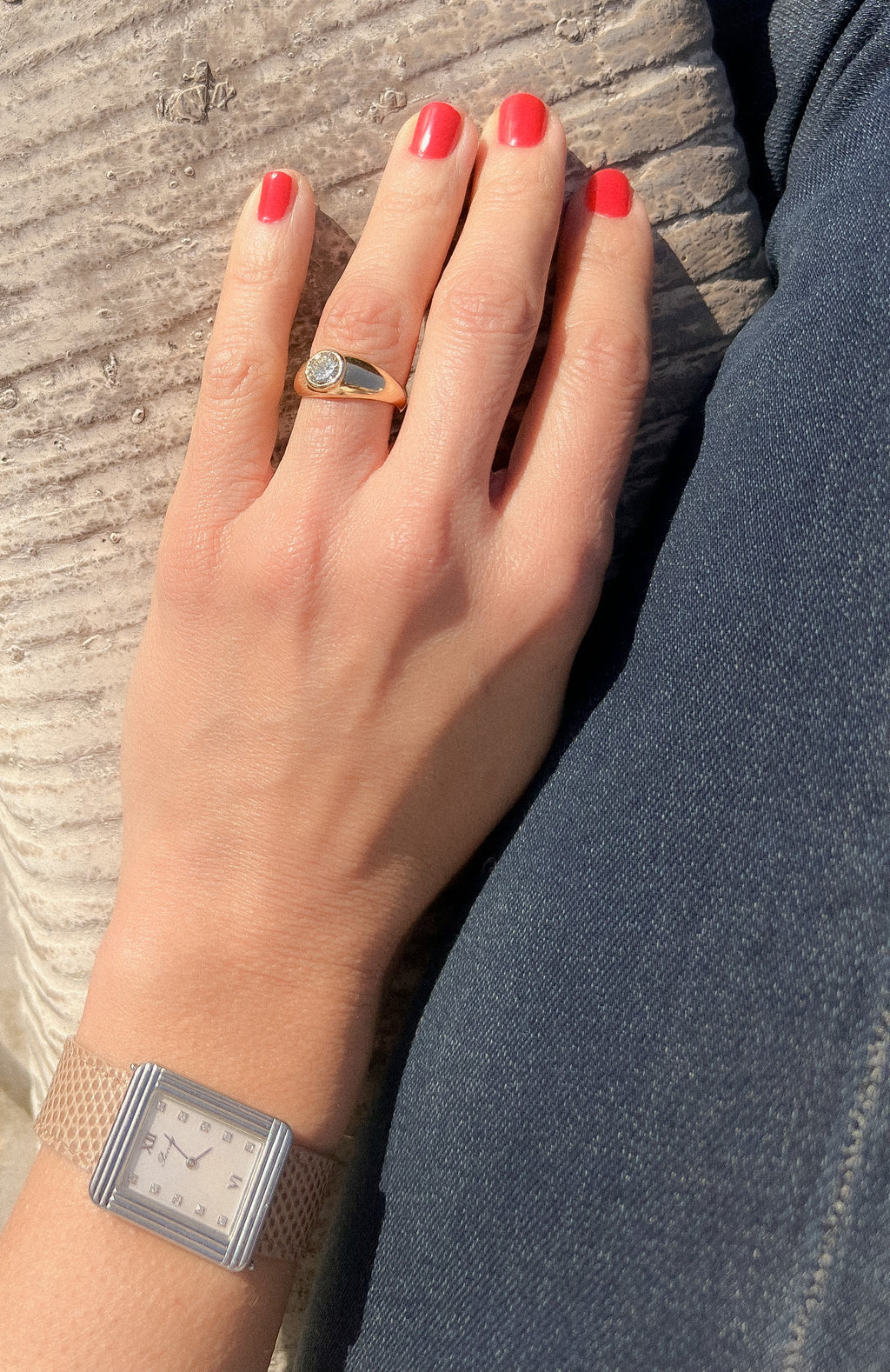 Bague solitaire sur or jaune diamant demi taille
