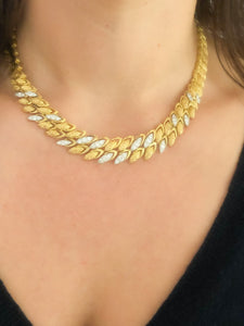 Collier or jaune,platine et diamants des années 1960