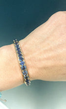 Charger l'image dans la galerie, Bracelet en or rose Napoléon III orné de saphirs
