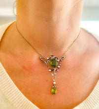 Charger l'image dans la galerie, Collier or jaune et Argent Napoléon III orné de Péridot

