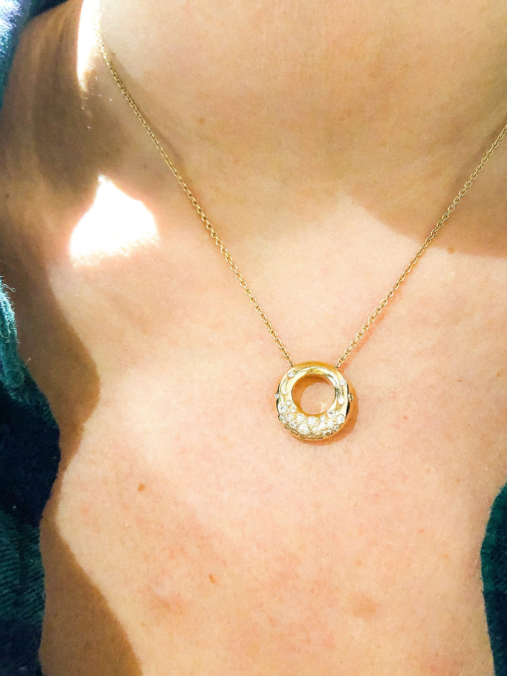 Collier signé de la maison Chaumet modèle anneau