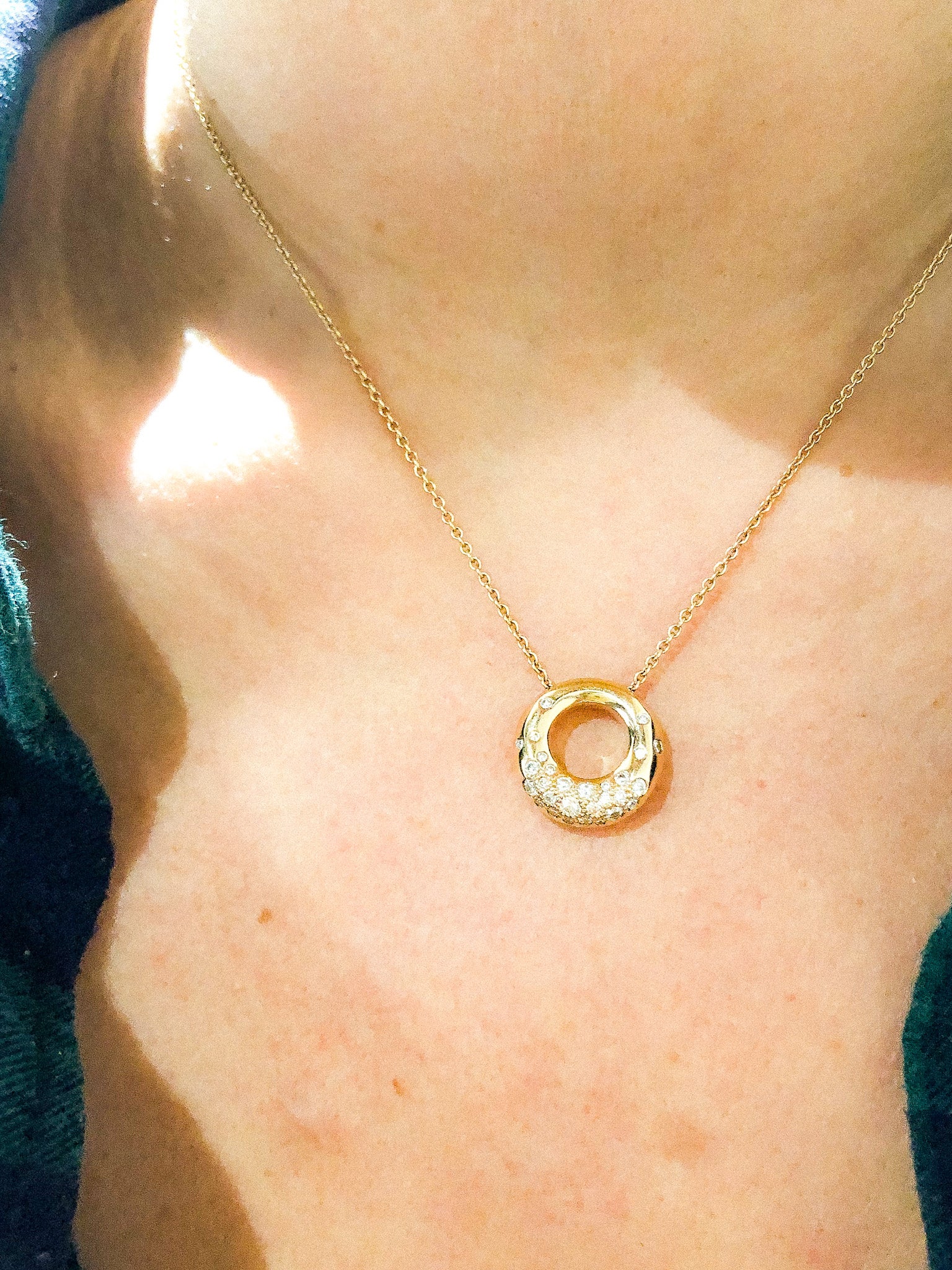 Collier signé de la maison Chaumet modèle anneau