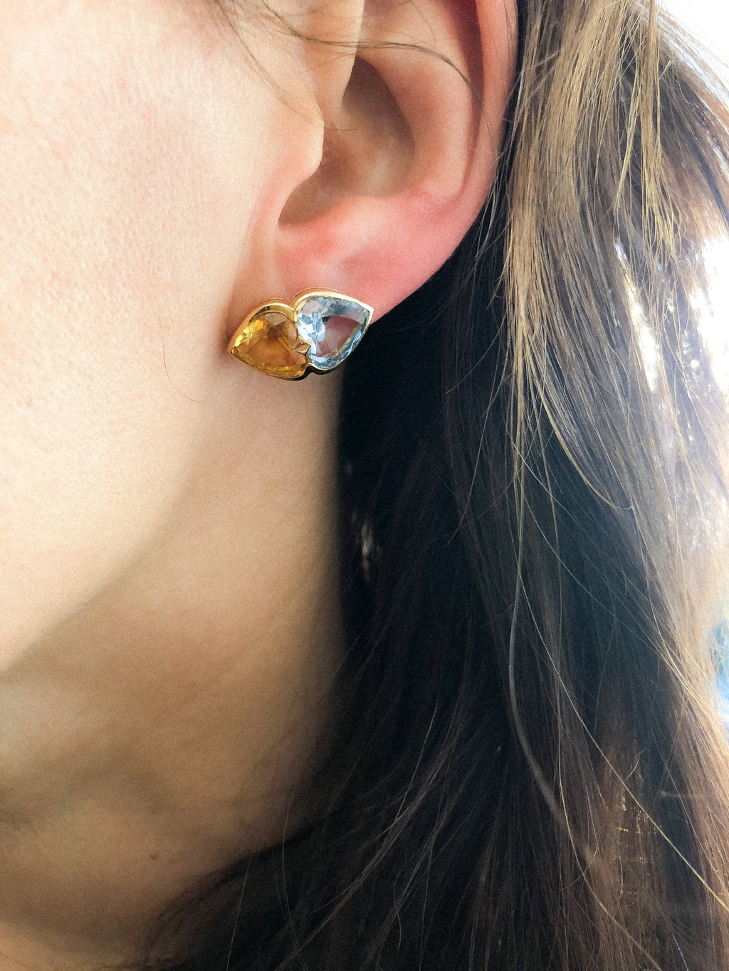 Boucles d'oreilles en or jaune et pierres fines
