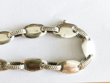 Charger l'image dans la galerie, Sautoir signé de la maison hermès graine de café en argent
