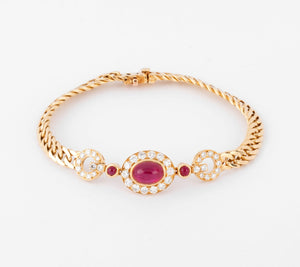 Bracelet en or jaune et diamant ,rubis cabochon de la maison Van Cleef and Arpels