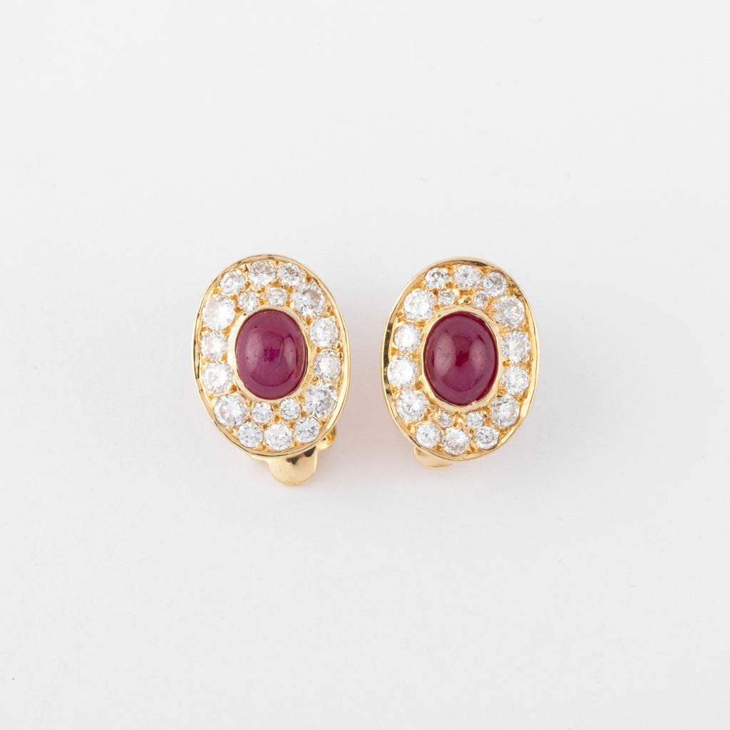 Boucles d'oreilles en rubis et diamants de la maison Van Cleef and Arpels