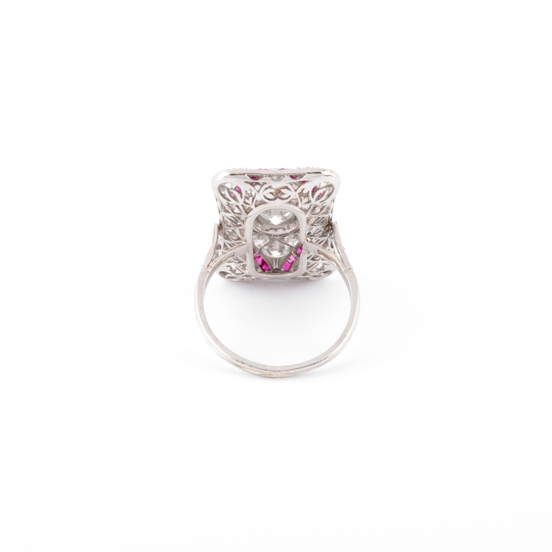 Bague en platine, diamants et rubis rectangulaire