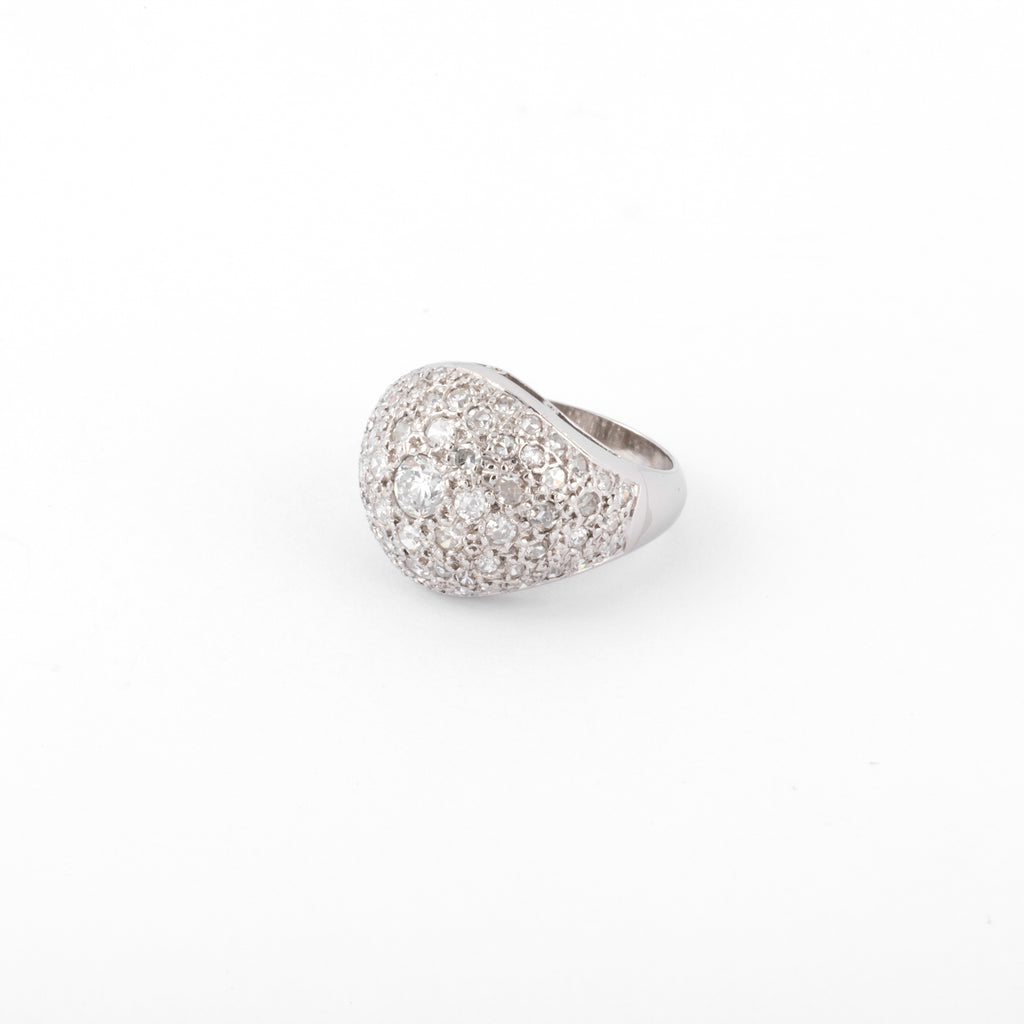 Bague dôme en platine et diamants