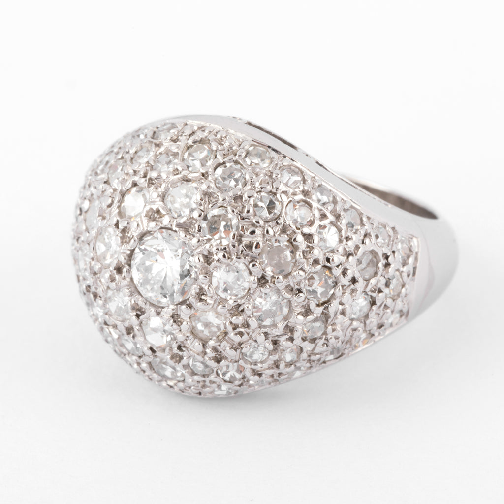 Bague dôme en platine et diamants