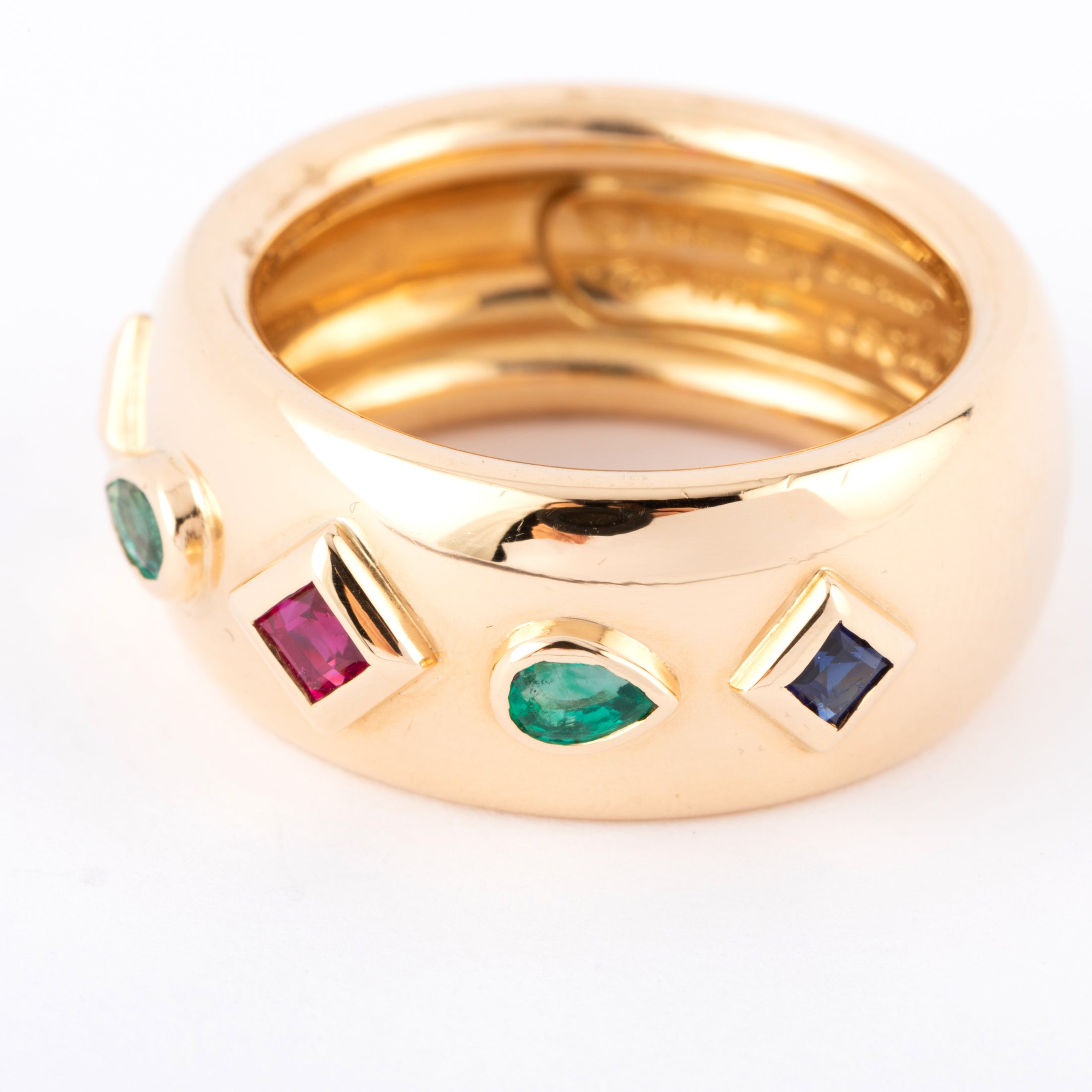Bague anneau en pierres de couleurs de la maison Cartier
