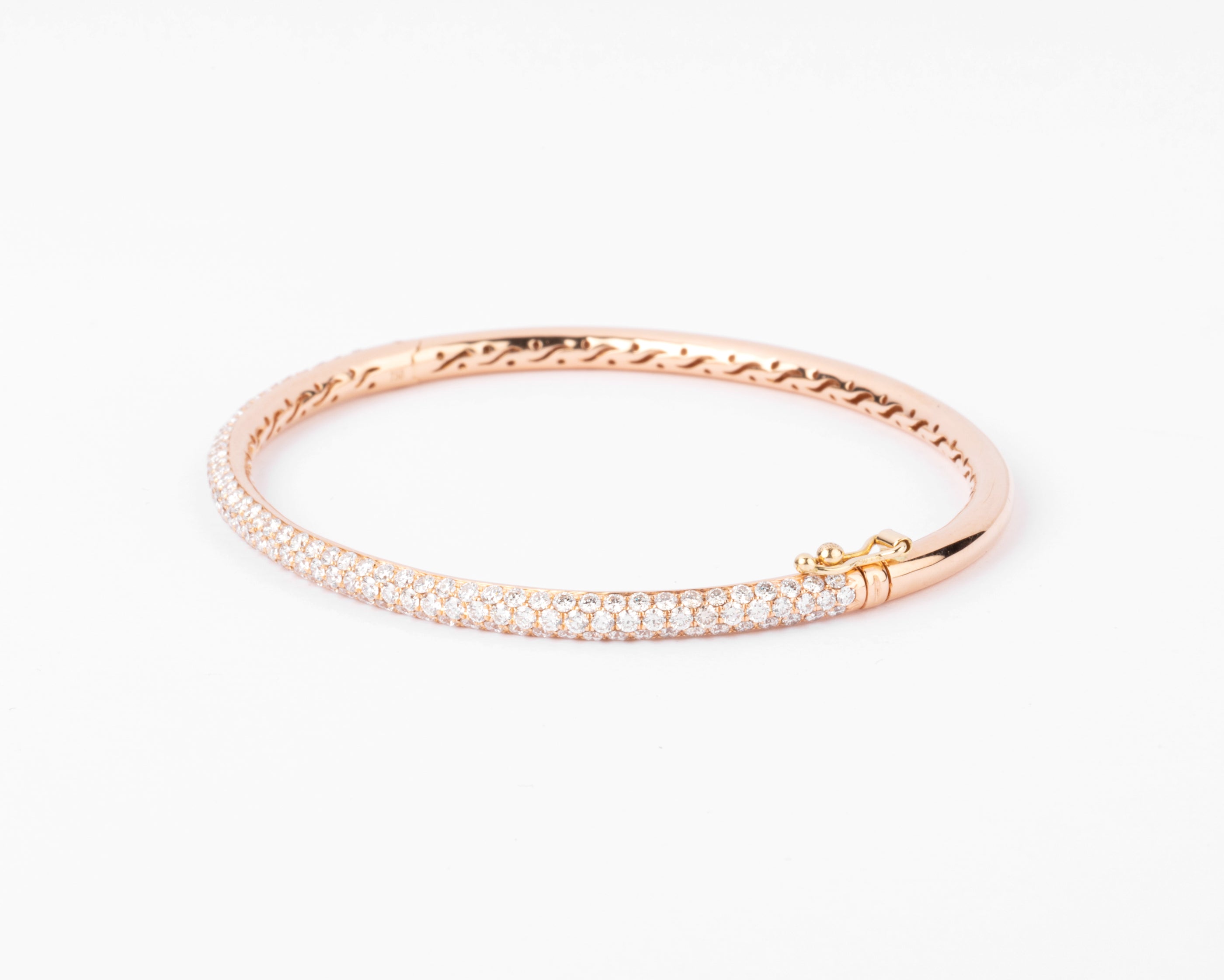 bracelet jonc ouvrant en or rose serti de 3 lignes de diamant