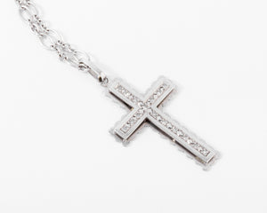 Croix en diamant or gris sur chaine