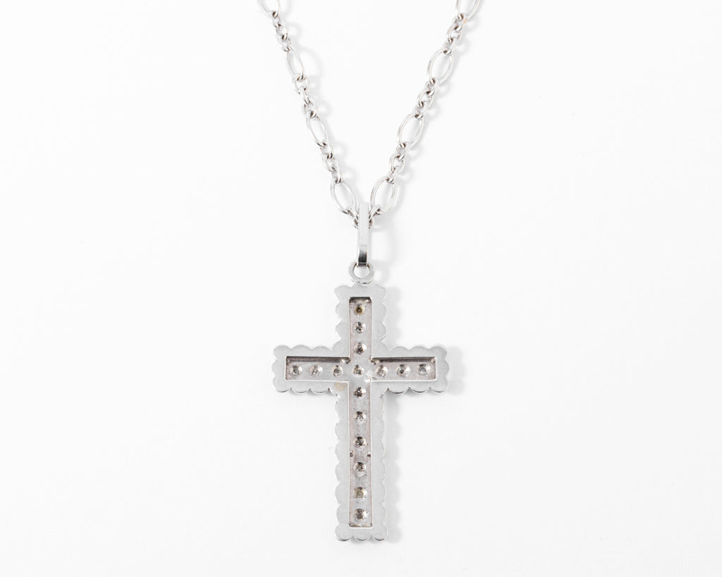 Croix en diamant or gris sur chaine