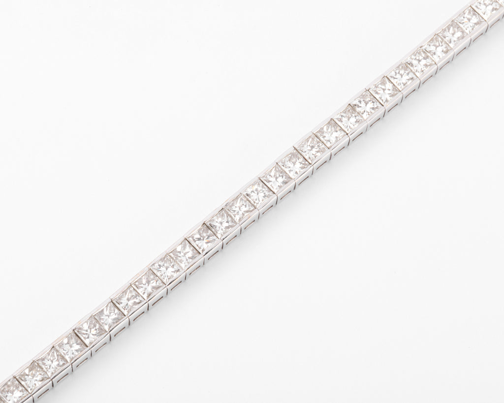 Bracelet ligne en diamant taille princesse sur or gris